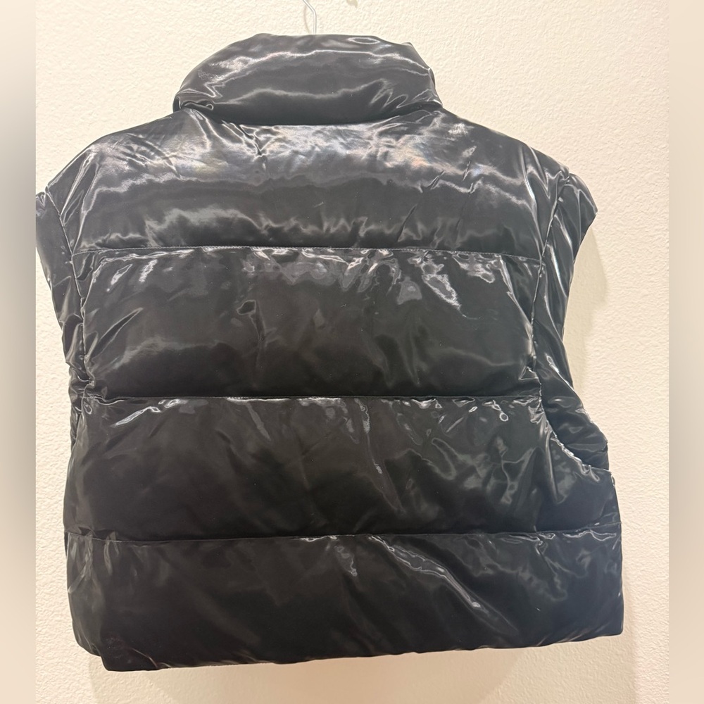 🖤✨ NWT Sage & Fig Shiny Black Cropped Puffer Vest – SZ L ✨🖤 - Picture 5 of 5